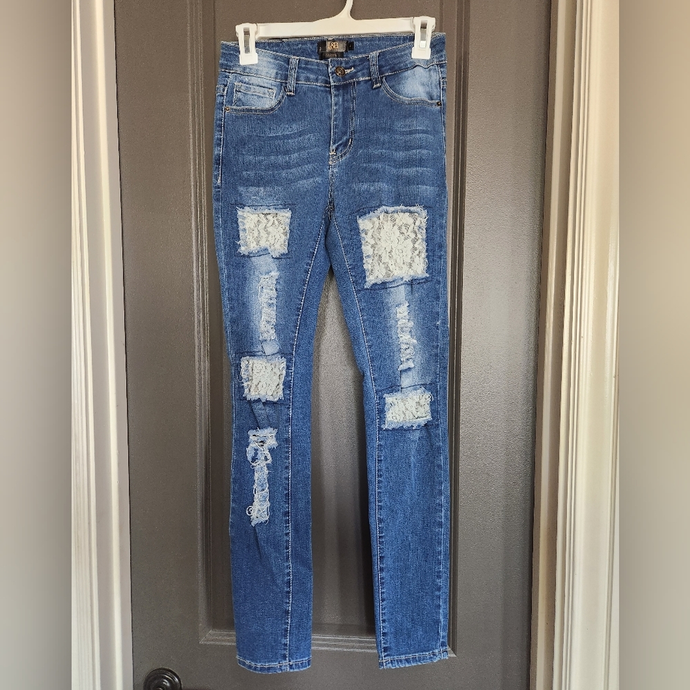 L&b distressed with lace skinny jeans size 4 lucky and blessed